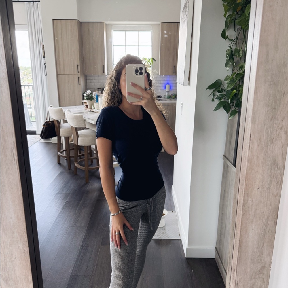 Navy Gap Basic Tee (Size Small)